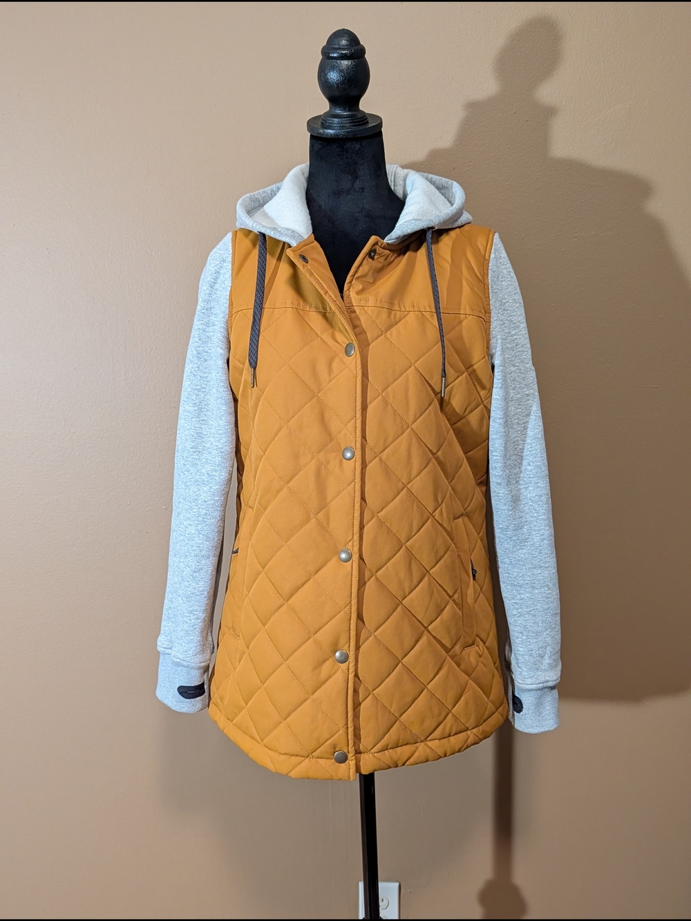 686 Women's Quilted Utility Jacket with Gray Hoodie Sleeves.Sz S. Gorpcore.